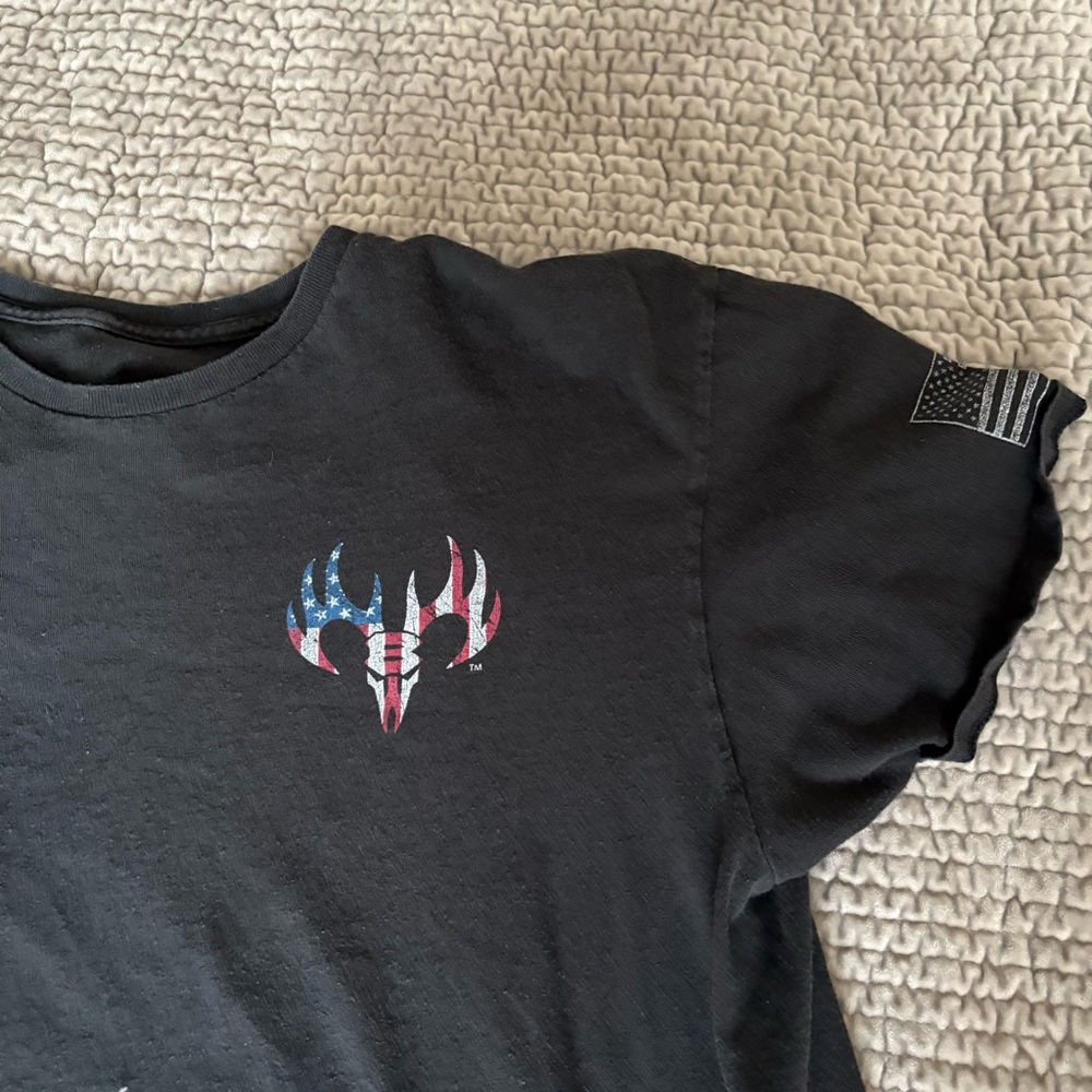 Men's Black Graphic T-Shirt size Large